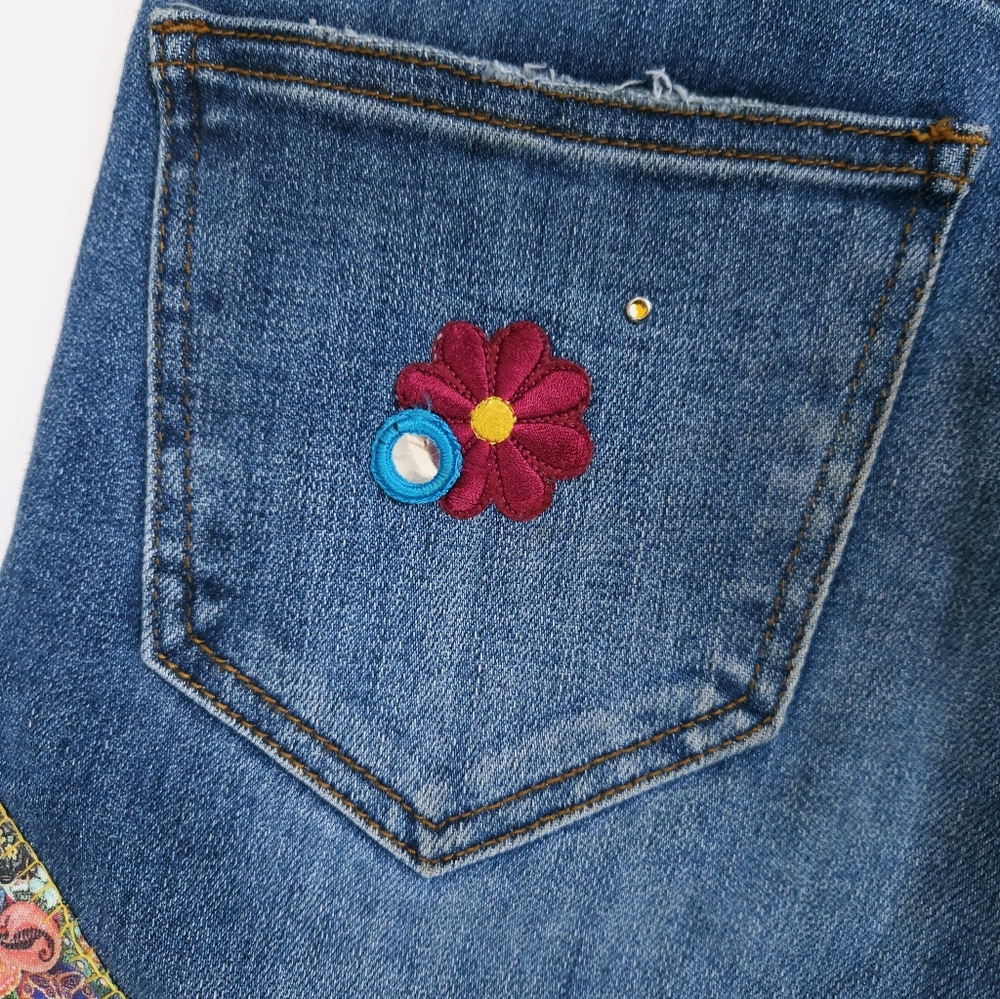 RISEN Los Angeles Flared Blue Jeans Distressed Patched Upcycled Denim Size 26 /3 - Picture 14 of 16